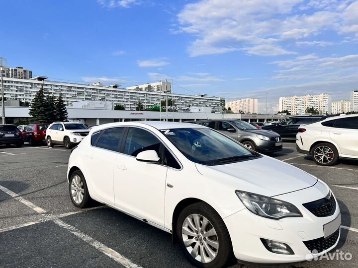 Opel Astra 1.6 AT, 2011, 183 000 км
