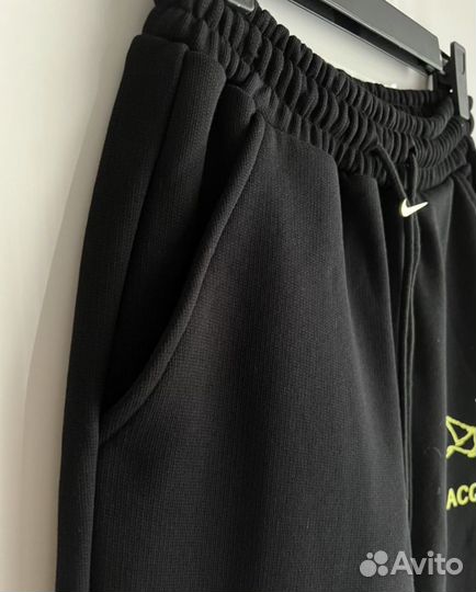Джоггеры Nike x Jacquemus