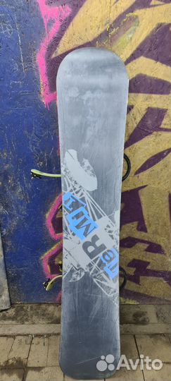 Сноуборд с креплениями