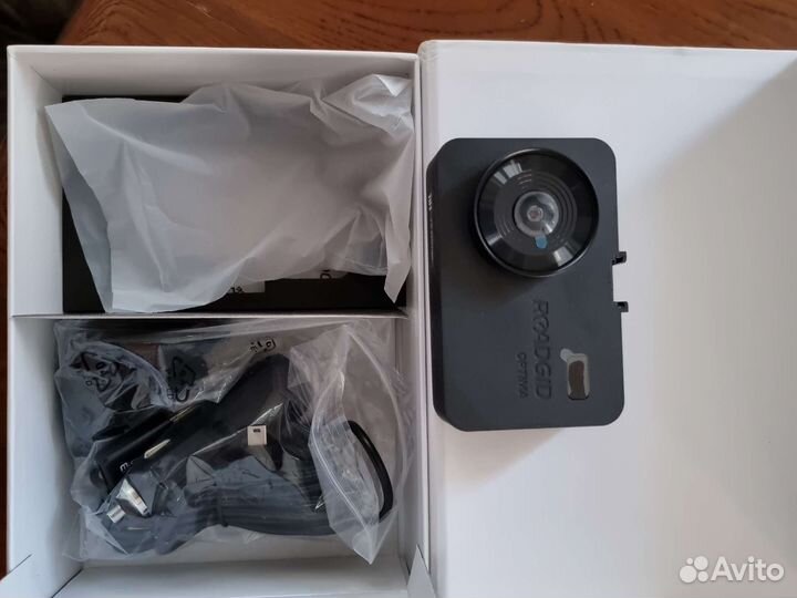 Автомобильный регистратор с радар-детектором