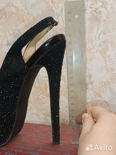 Босоножки женские на высоком каблуке