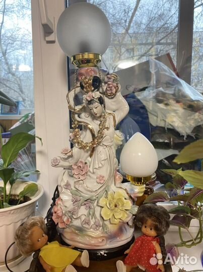 Светильник фарфоровый