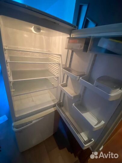 Холодильник атлант двухкамерный