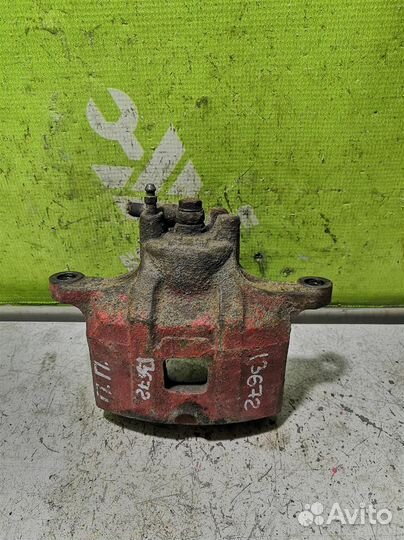 Суппорт передний правый Митсубиси Лансер 10