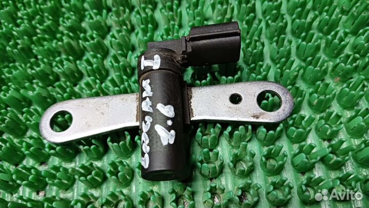 Датчик положения коленвала Renault Logan1