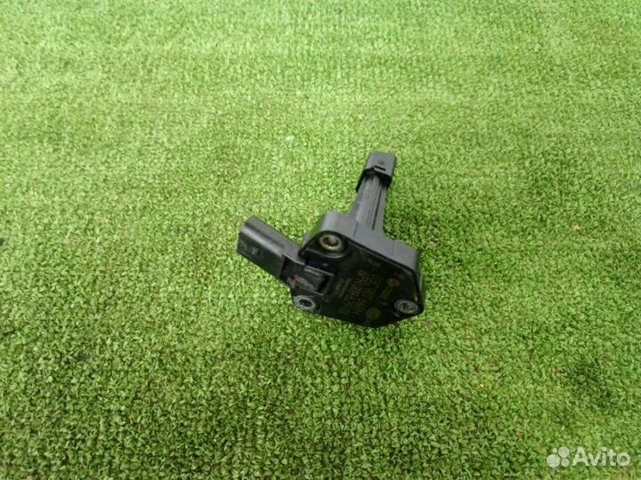 Датчик уровня масла в двигателе Audi A5 S5