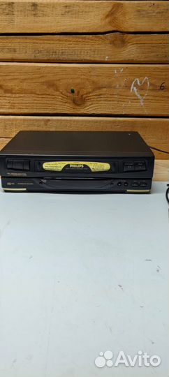 Кассетный видеомагнитофон