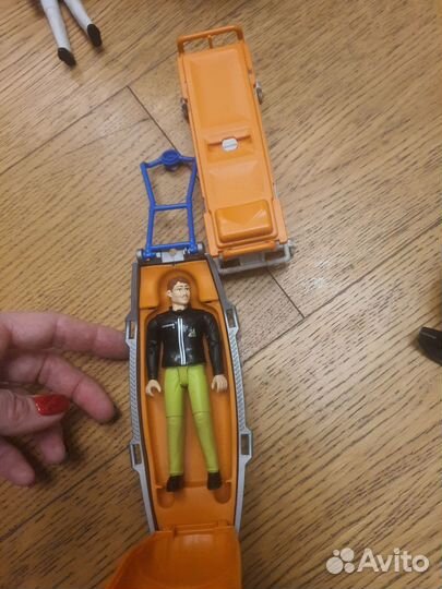 Детские игрушки скорая помощь bruder+ человечки