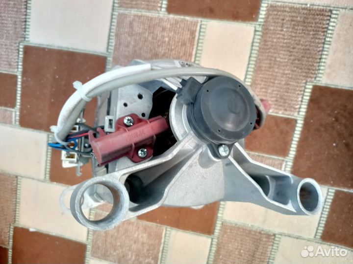 Двигататель стиральной машины indesit