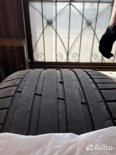 Michelin Pilot Sport 4 SUV 295/35 R21