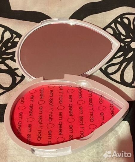 Косметика Clinique, Huda Beauty