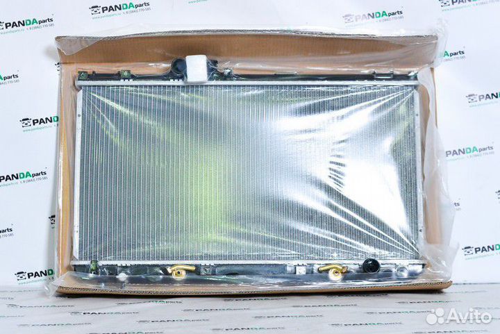 Радиатор охлаждения Toyota Lexus IS200