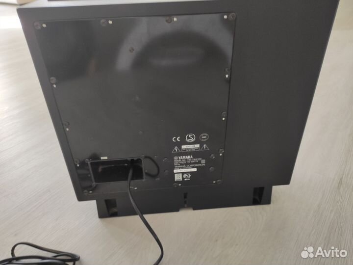 Cабвуфер Yamaha YST-FSW100