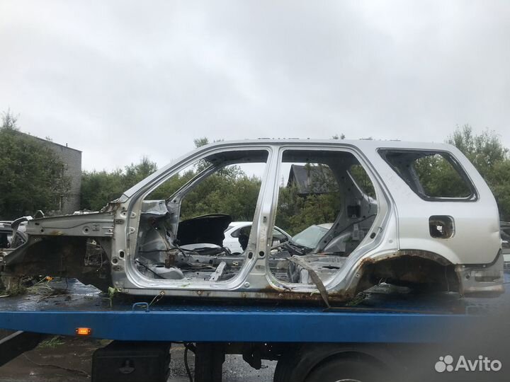 Кузов по частям Honda CR-V II 2004 года