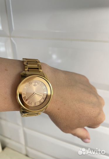 Позолоченные часы Movado Bold