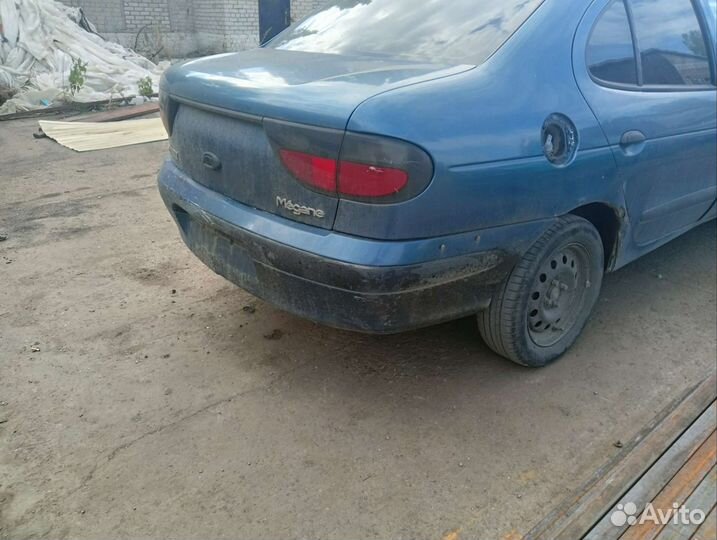 Передний бампер renault megane 1