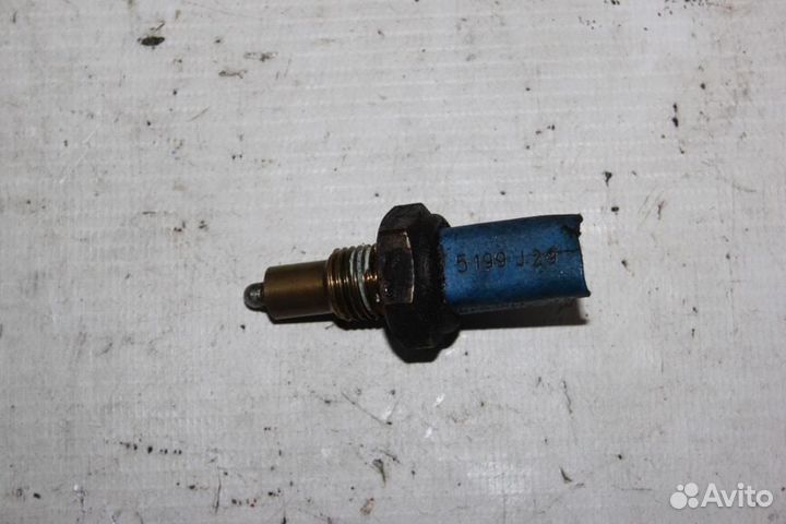 Датчик включения заднего хода для Renault Logan 1