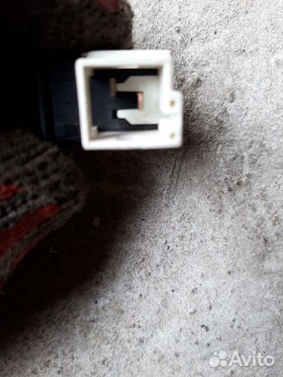 Концевик двери Mercedes C180 W202