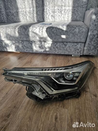 Фары toyota C-HR ZYX10