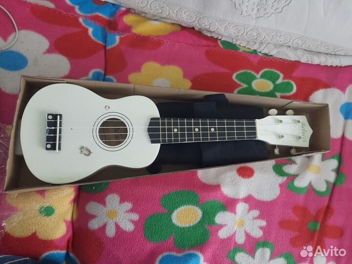 Гитара укулеле