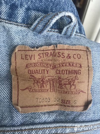 Джинсовая куртка levis