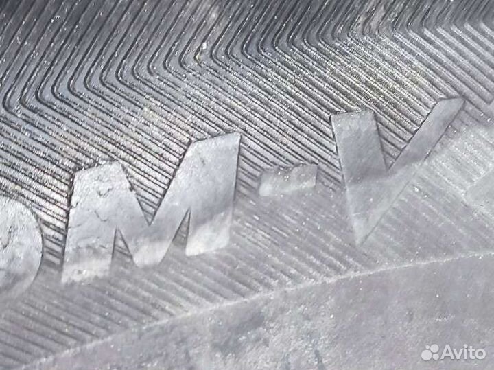 Bridgestone Blizzak DM-V1 225/65 R17