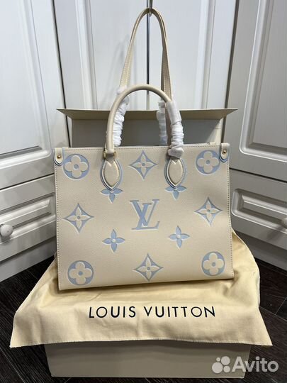 Сумка Louis Vuitton Onthego MM