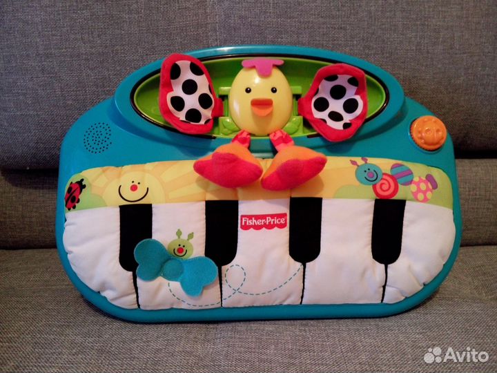 Музыкальное пианино Fisher Price в кроватку