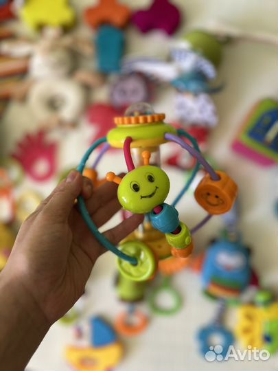 Игрушки для малышей пакетом