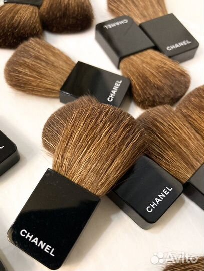 Chanel кисть joues contraste