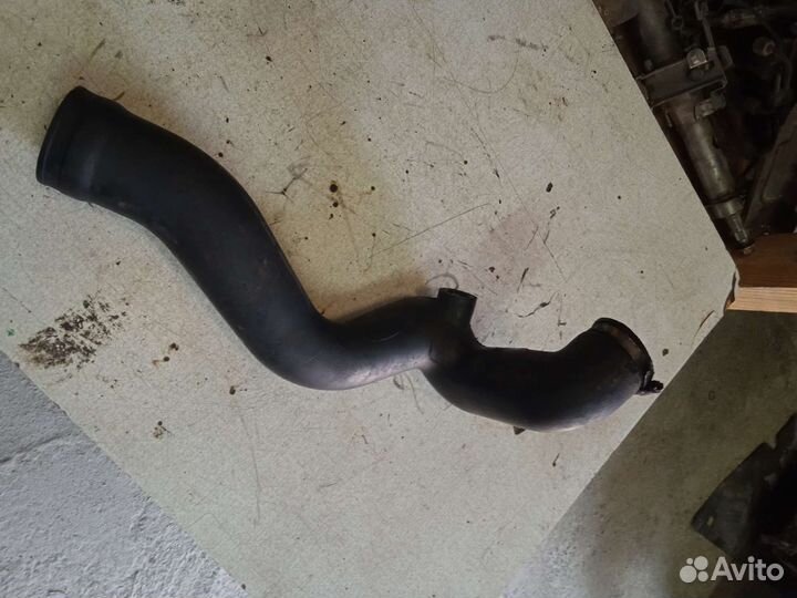 Патрубок Volkswagen Passat B3 Фольксваген б3