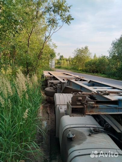 Полуприцеп контейнеровоз