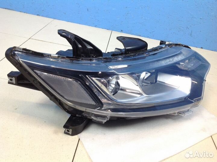 Фара правая Mitsubishi Outlander (GF) 8301C854