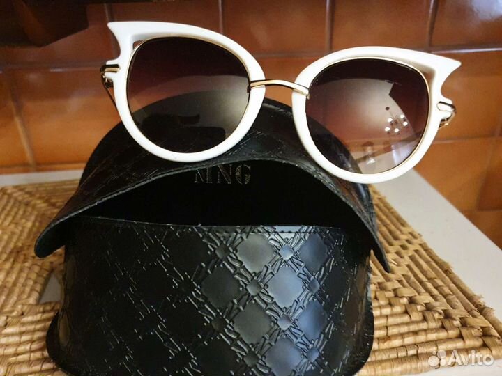 Очки солнцезащитные