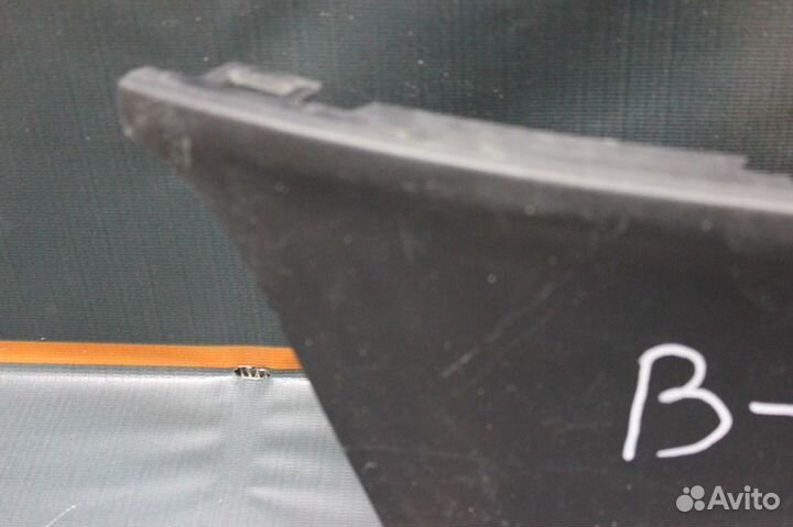 Volkswagen Polo - Накладка птф правая