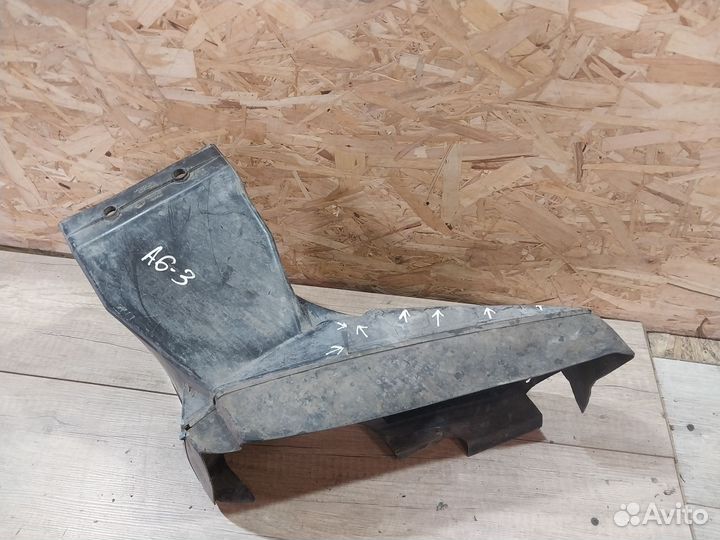 Воздуховод интеркулера Audi A6 C5 с дефектом