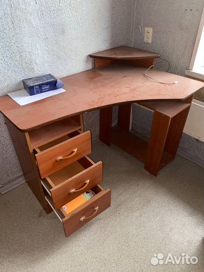 Компьютерный стол