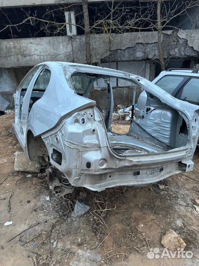 Крыло заднее Renault Laguna DCI 1.5 2009