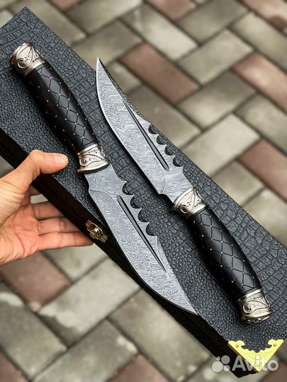 Нож из дамасской стали