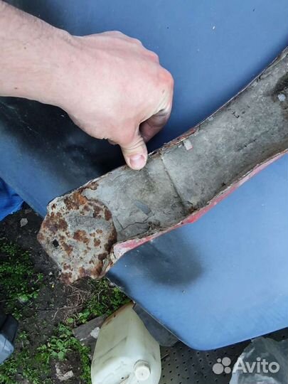 Крыло правое Гольф 3