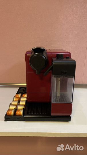 Кофемашина капсульного типа DeLonghi EN550.R