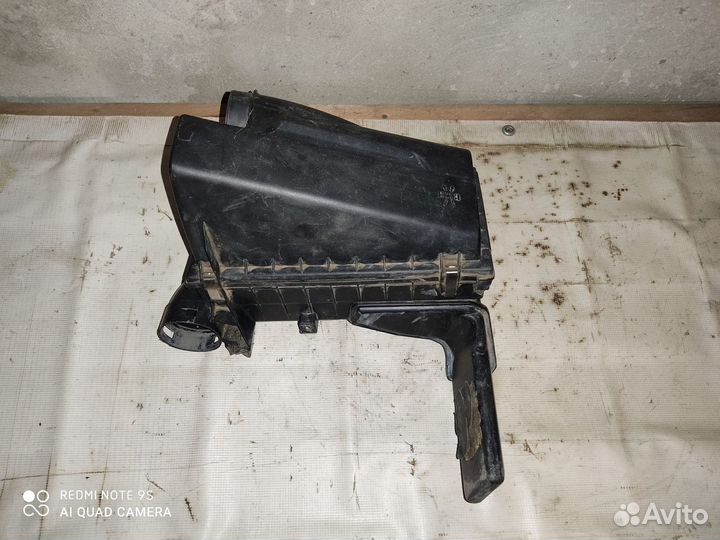 Корпус воздушного фильтра Митсубиси Спейс Стар