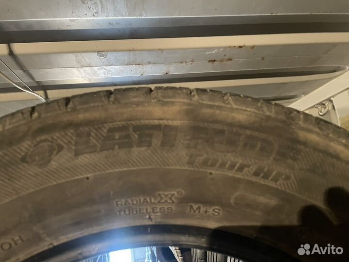 Michelin Latitude Tour HP 215/70 R16