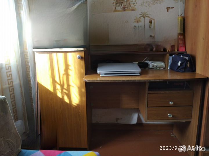 Письменный стол