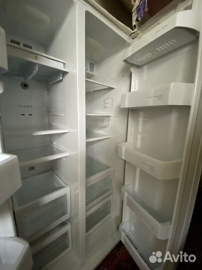 Холодильник Samsung