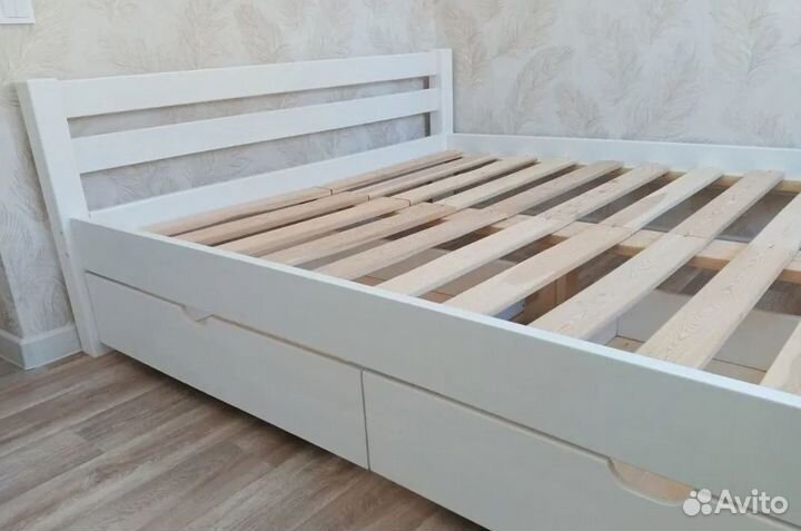 Кровать двуспальная из массива