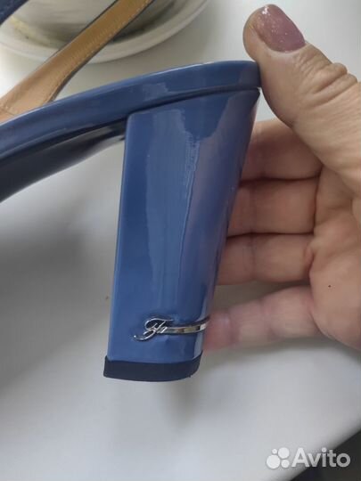 Босоножки fabiani 38