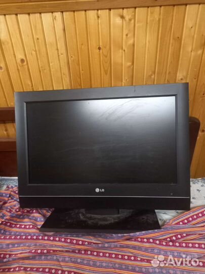 Телевизор LG 26LC51