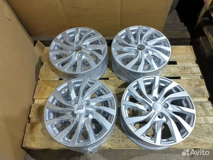 Литые диски R15 Феникс на LADA vesta X Ray