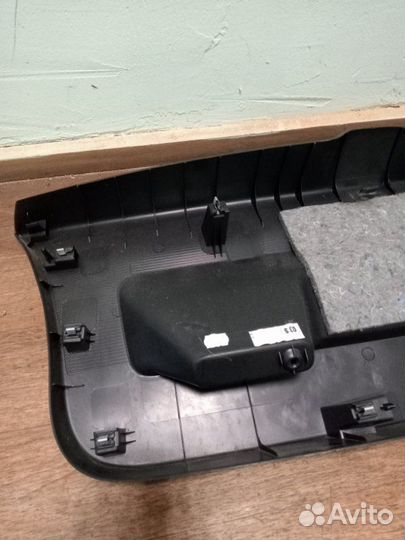 Обшивка крышки багажника Volkswagen Polo хетчбек